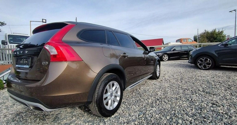 Volvo V60 Cross Country cena 59900 przebieg: 155987, rok produkcji 2018 z Łaskarzew małe 56